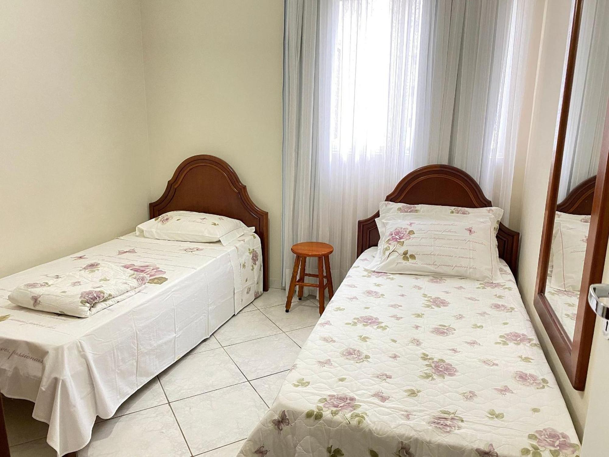 Familiar Quadra Mar Apartamento